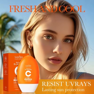 کرم ضد آفتاب روشن کننده ویتامین سی سادور Spf 50