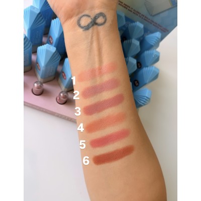 رژ لب جامد مات و مخملی بیلیون بیوتی BILION BEAUTY Matte Lipstick