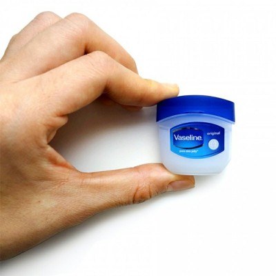 وازلین لب مینی سایز 5.5 گرمی vaseline Skin Protecting
